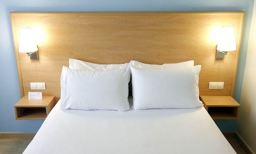 Image 13: ✈ HISZPANIA | Barcelona - Travelodge Barcelona Poblenou 1* - City b...