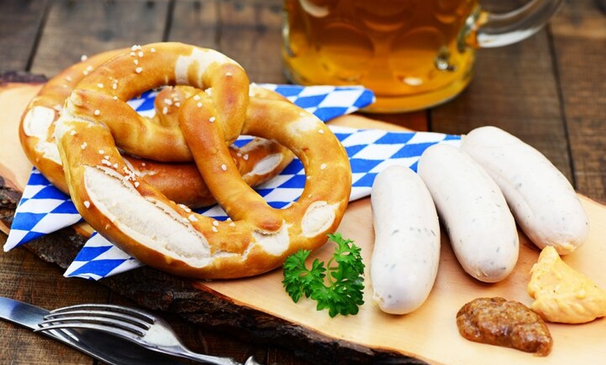 Image 7: München Sightseeing Hopping mit traditionellen Schmankerln