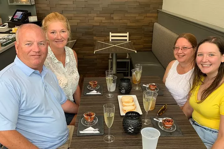 Southern Flavors Food, Pub Crawl, and History Walking Tour