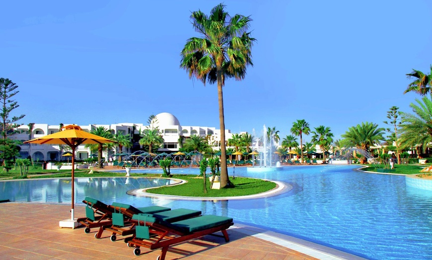 Image 1: ✈ TUNISIE | Djerba - Djerba Plaza Thalasso & Spa 4* - Piscines