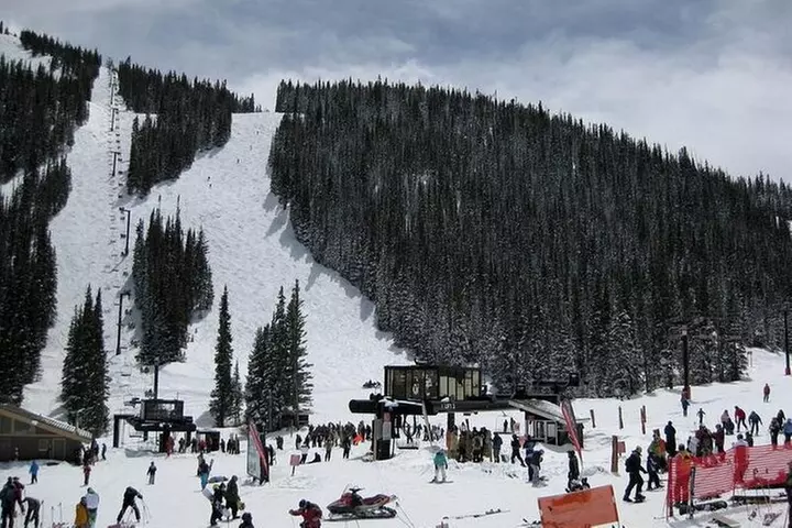 Private Transfer Denver Airport DEN to Hot Ski Resorts