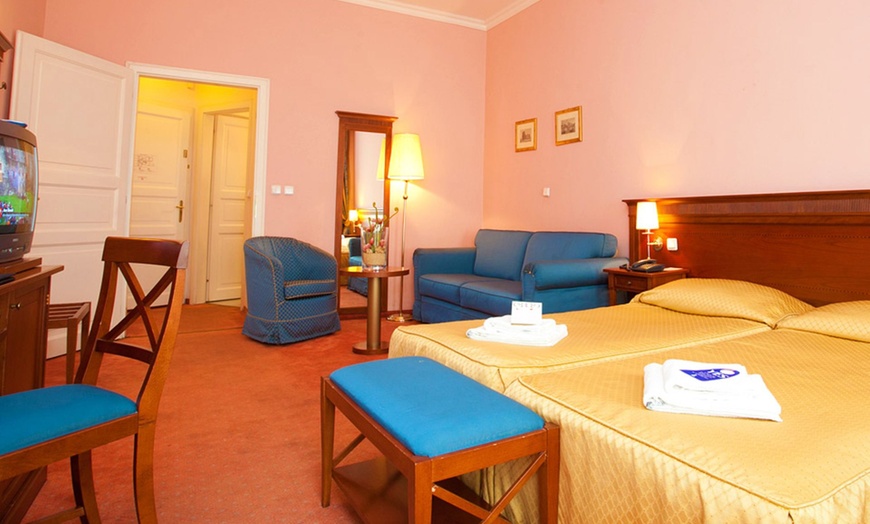Image 2: ✈ RÉPUBLIQUE TCHÈQUE | Prague - Hotel Louis Leger 4* - Centre ville