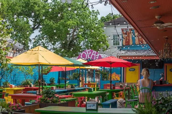 Food Tour of New Orleans Garden District: Group of Nine or Less