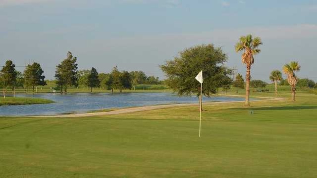 Online Booking - Round of Golf at Bayou Golf Course