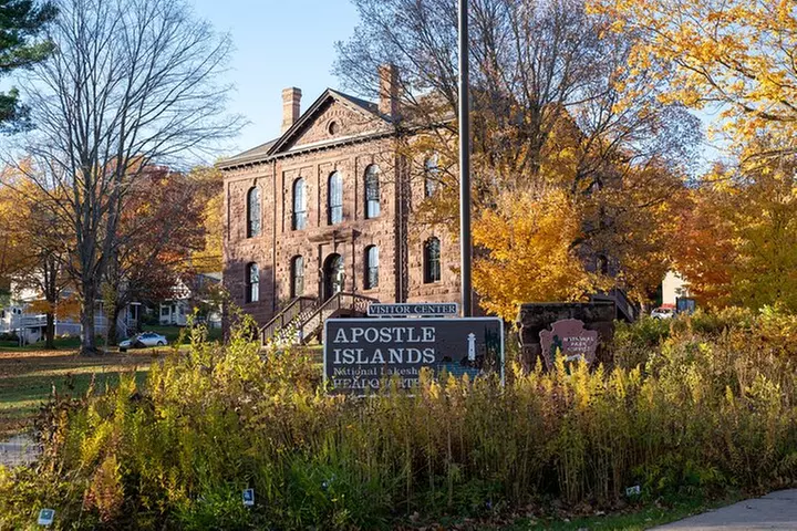 Bayfield's famous ghosts selfguided audio walk tour w/emf reader