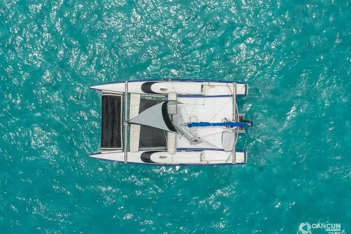 Private Catamaran to Isla Mujeres & Open Bar - Primary Image