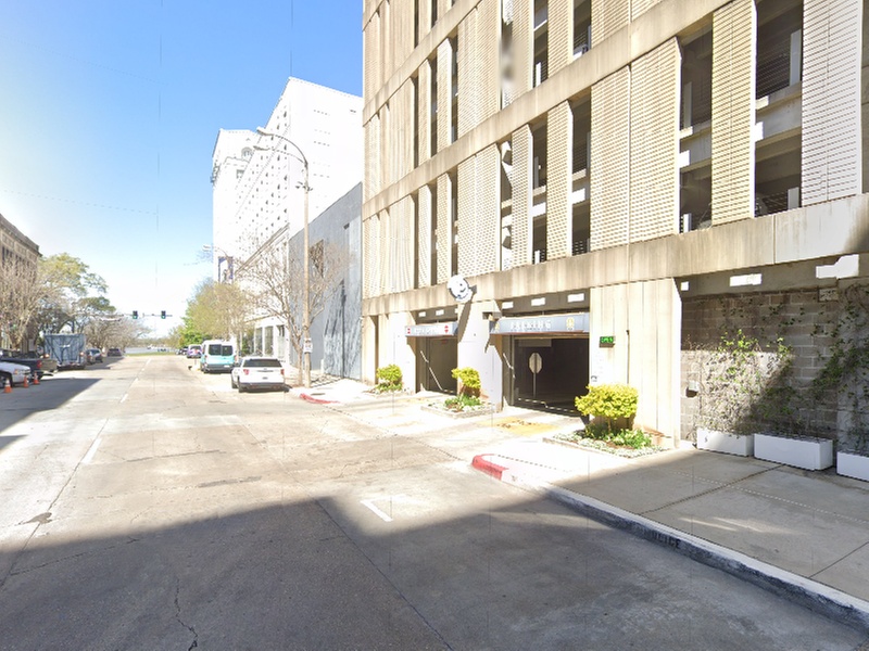 Parking at 201 3rd St. Garage