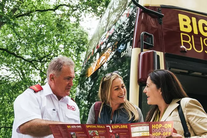 LA: TMZ Celebrity Tour and Big Bus Hop-on Hop-off Tour