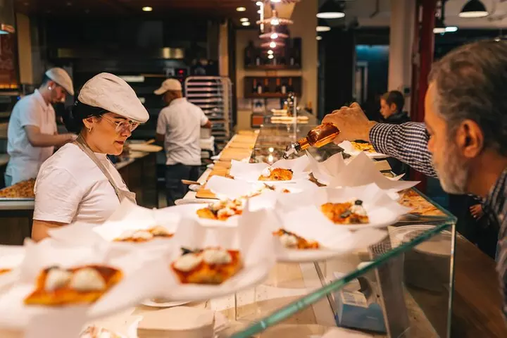 Foods of NY Tours Chelsea Market Food Tour & High Line Park