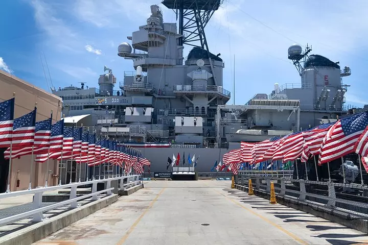 Pearl Harbor, USS Arizona Memorial & Honolulu City Tour