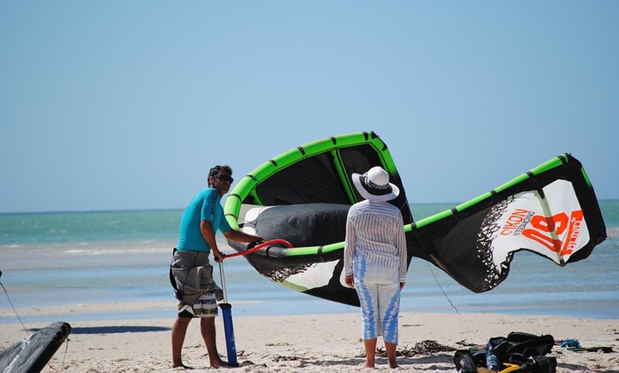 Image 4: Kitesurfing Lesson