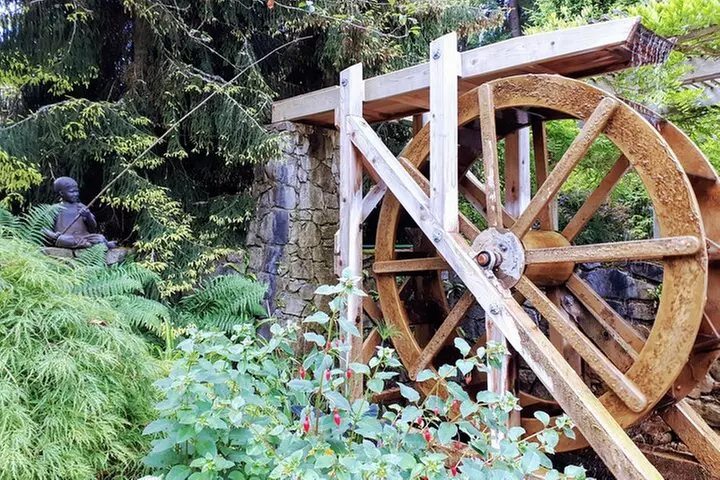 Private Butchart Gardens Tour - Second Medium