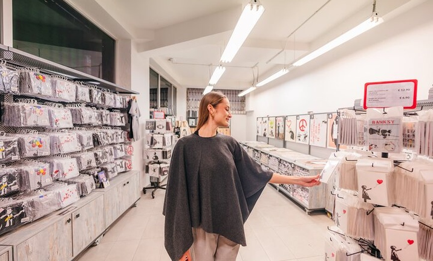 Image 21: Entrada Museo Banksy Madrid