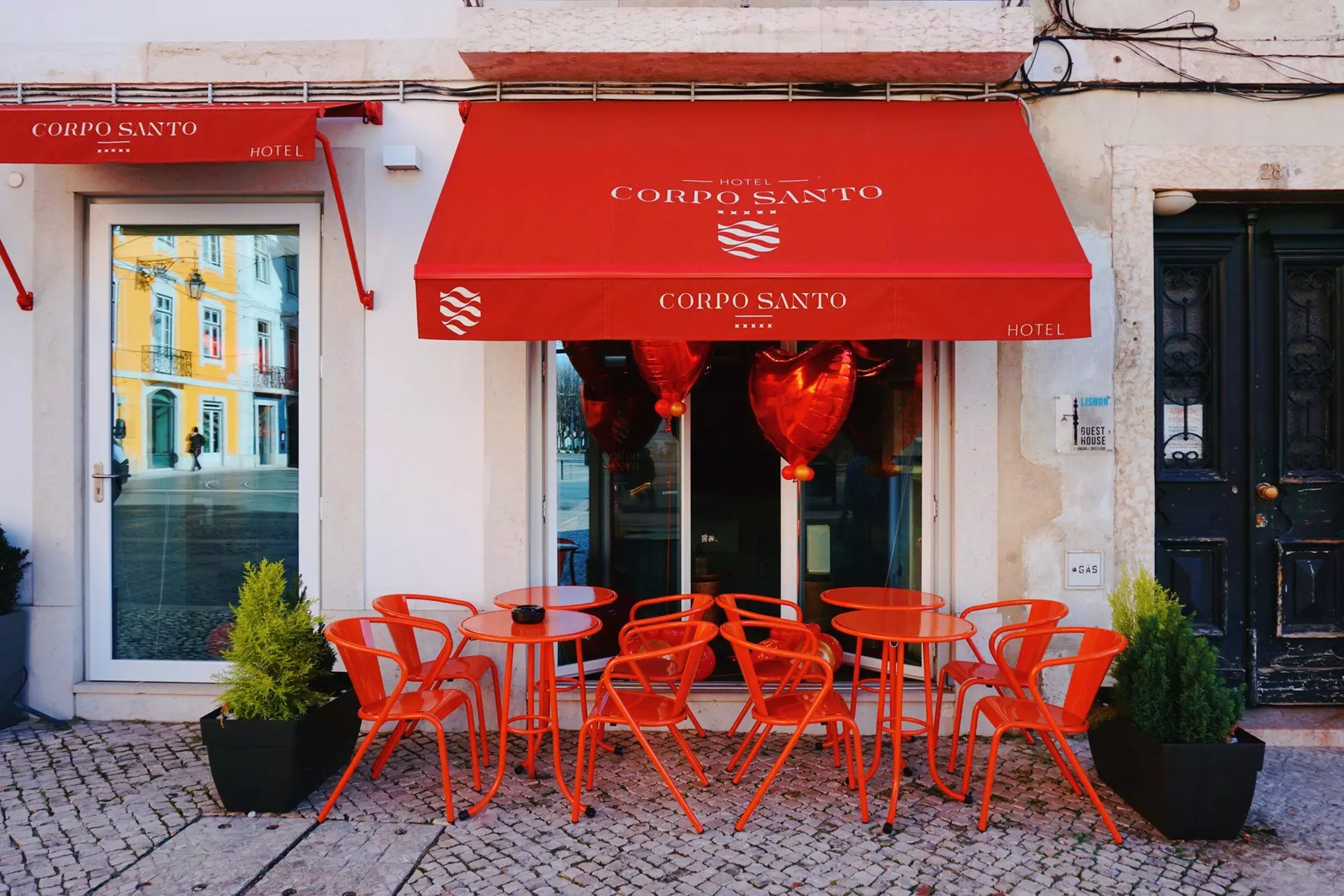 ✈ PORTUGAL | Lissabon - Hotel Corpo Santo Lisbon Historical 5*, 2 N...