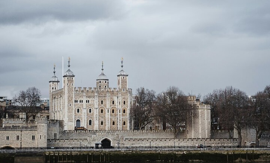 Image 7: London Walking Tour: Tower Bridge to Buckingham Palace