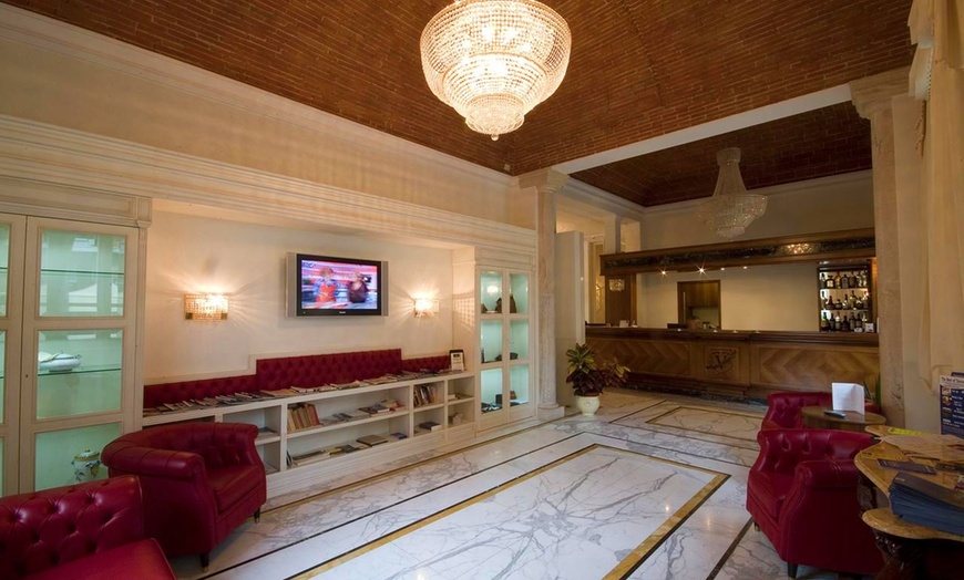 Image 8: ✈ ITALY | Florence - Embassy Hotel 4* - City centre