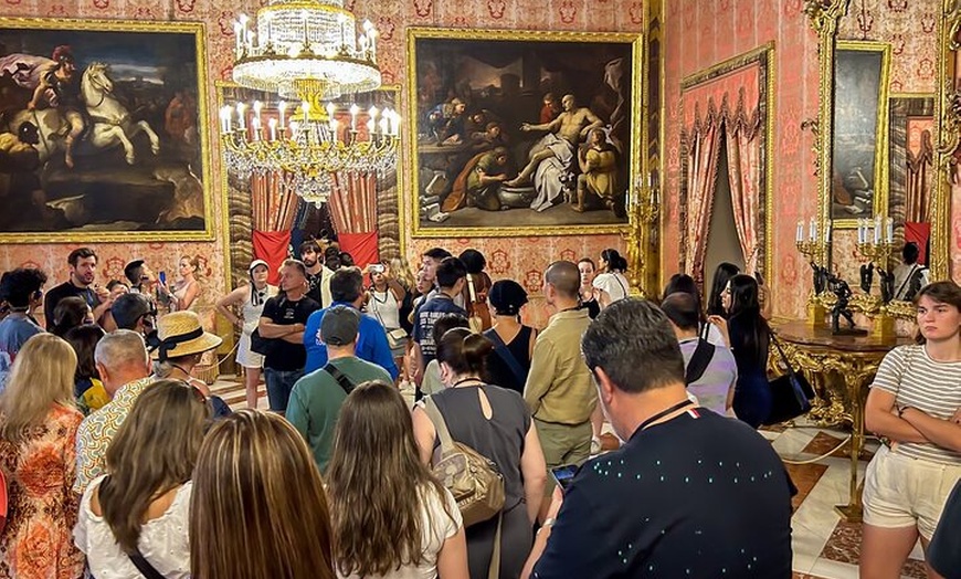 Image 33: Tour al Palacio Real de Madrid : Acceso prioritario con Guía Especi...