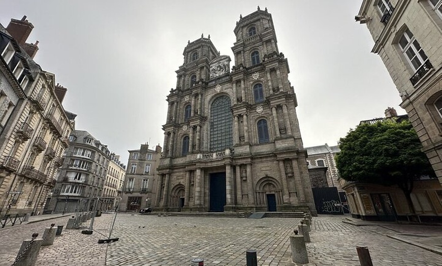 Image 1: Rennes : Visite guidée privée à pied du centre-ville