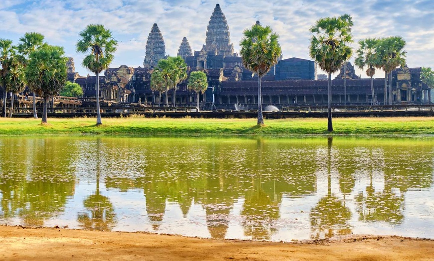 Image 2: ✈ CAMBODGE | De Siem Reap à Phnom Penh - Richesse du Cambodge et ex...