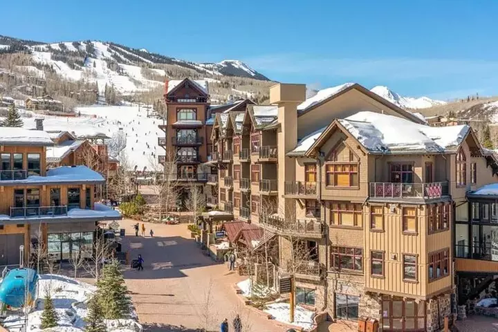 Private Transfer Denver Airport DEN to Hot Ski Resorts