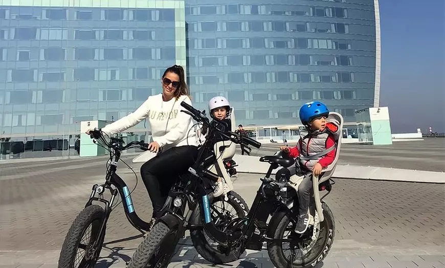 Image 1: Tour Bicicleta Eléctrica por Lugares Históricos de Barcelona