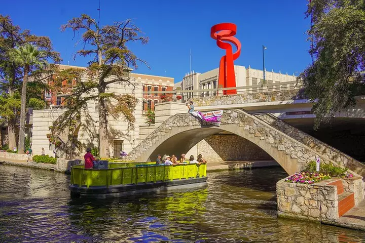 San Antonio Premium City Tour with Alamo & River Walk Cruise