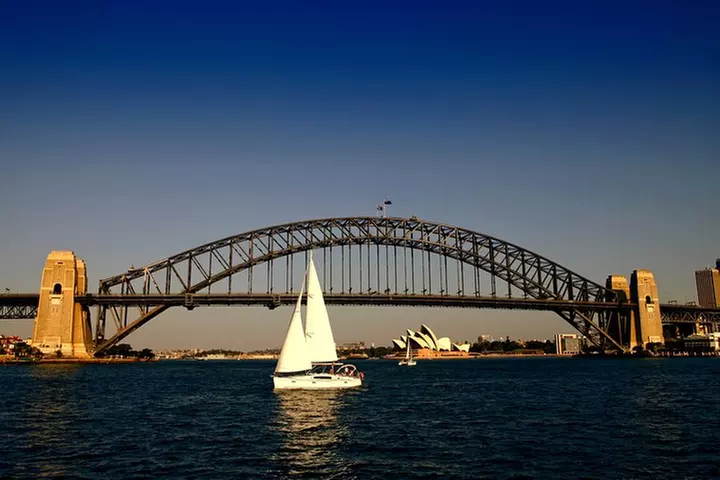 Luxury Sailing Cruise on Sydney Harbour with Lunch