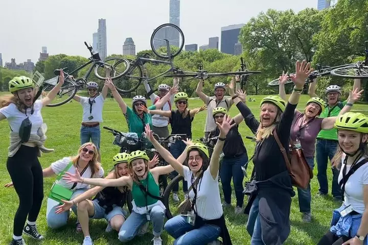 Central Park NYC Highlights Small-Group Bike Tour
