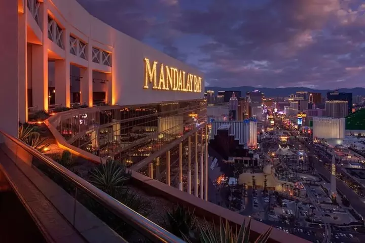 Las Vegas Nightclub VIP Entry with Party Bus