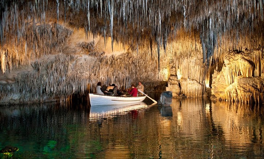 Image 7: Medio Día a las Cuevas del Drach con Paseo en Barco y Concierto.