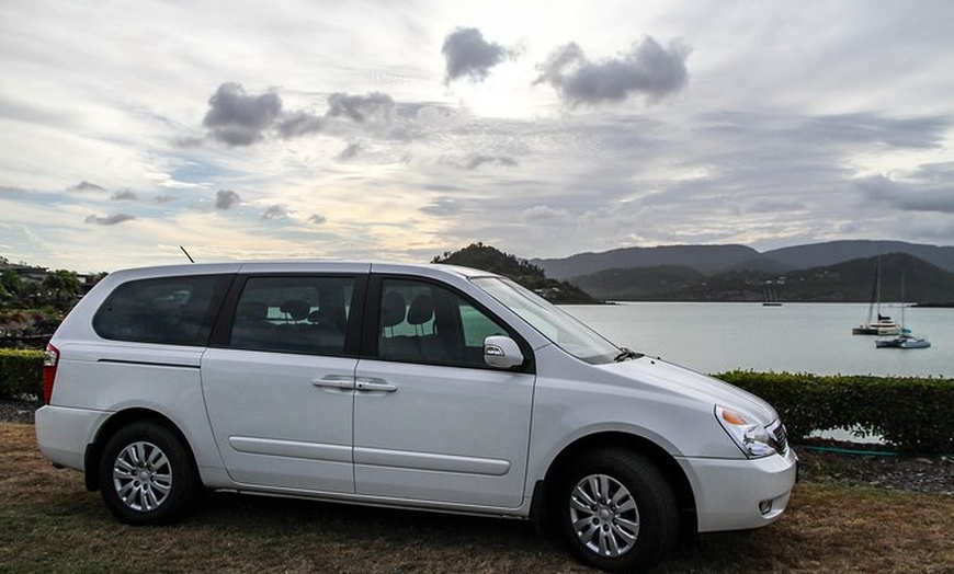 Image 5: Shuttle from Airlie beach to Proserpine airport