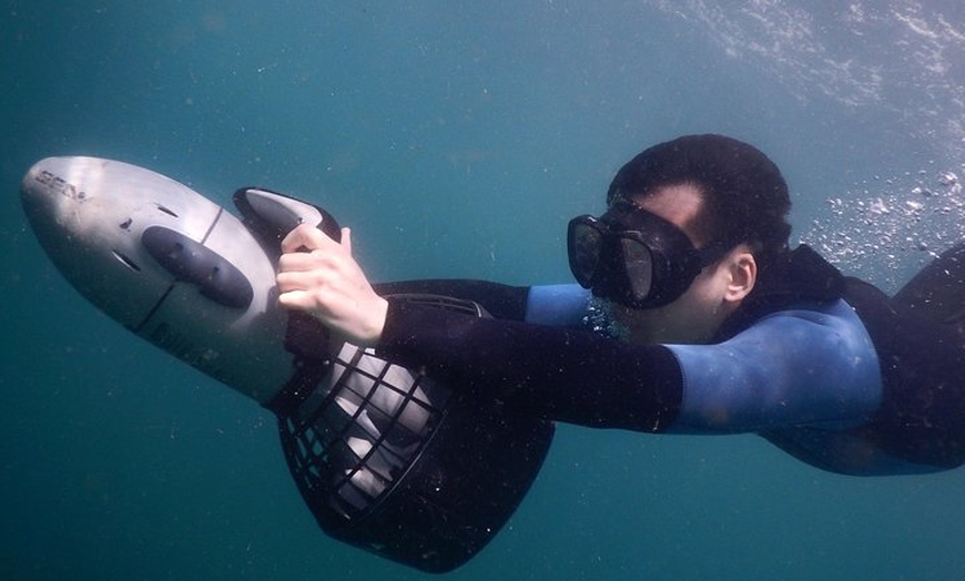 Image 5: sydney underwater scooter tours