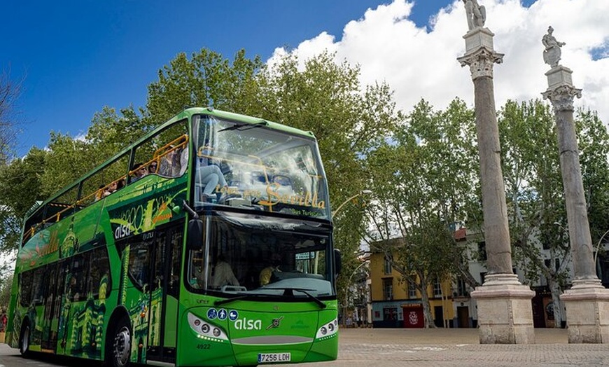 Image 4: Recorrido en bus turístico por Sevilla