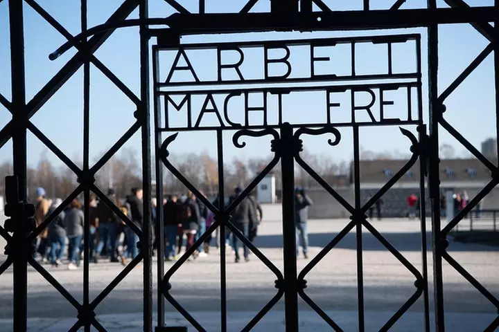 Tour ab München mit dem Zug zur KZ-Gedenkstätte Dachau