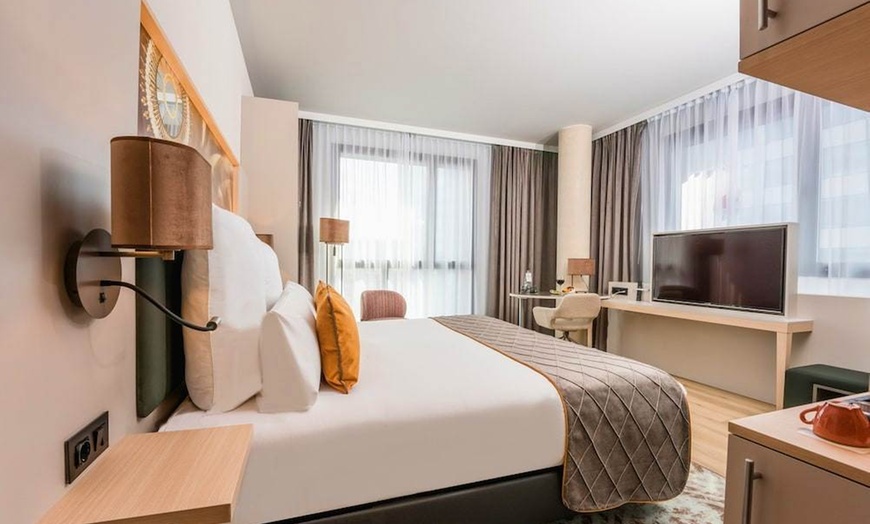 Image 14: ✈ SPANIEN | Barcelona - Leonardo Royal Hotel Barcelona Fira 4*, 2 N...