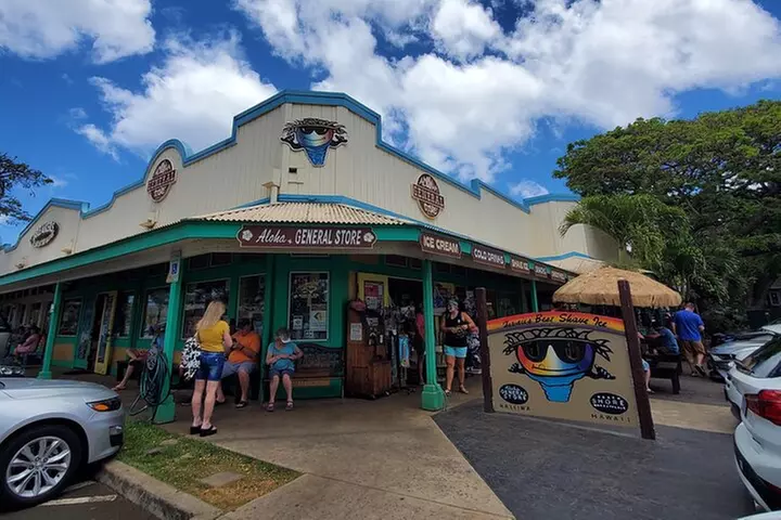 Round Trip North Shore Shuttle from Waikiki to Haleiwa Town / Halei...