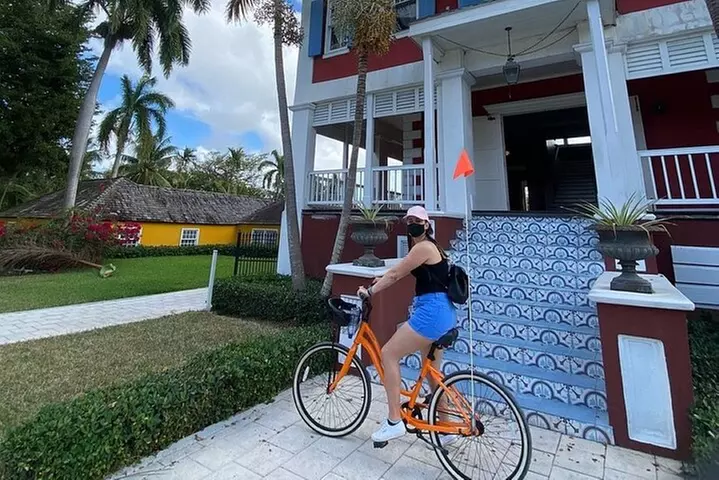 Dilly Dally Cultural Bike Tour of Downtown Nassau Attractions - Primary Image
