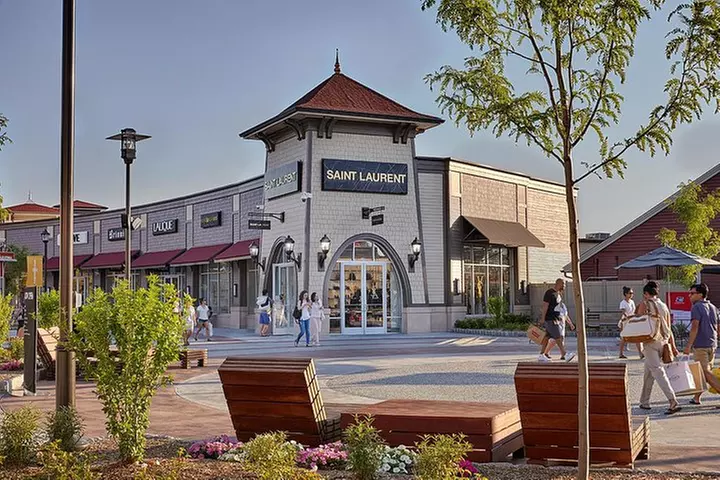 Woodbury Commons Shopping Trip by SUV from hotel - Primary Image