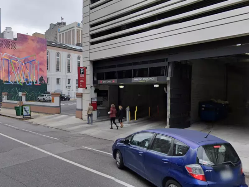 Parking at 650 O'Keefe Ave. Garage - P373