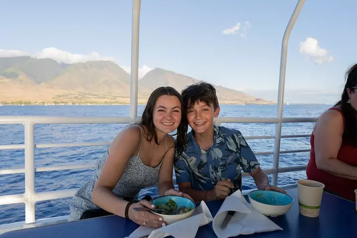 From Ma'alaea Harbor: Sunset Dinner Cruise Aboard the Quicksilver