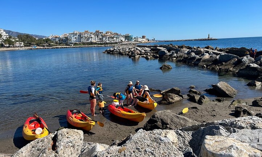 Image 4: Ruta Guiada en Kayak en Puerto Banús Marbella