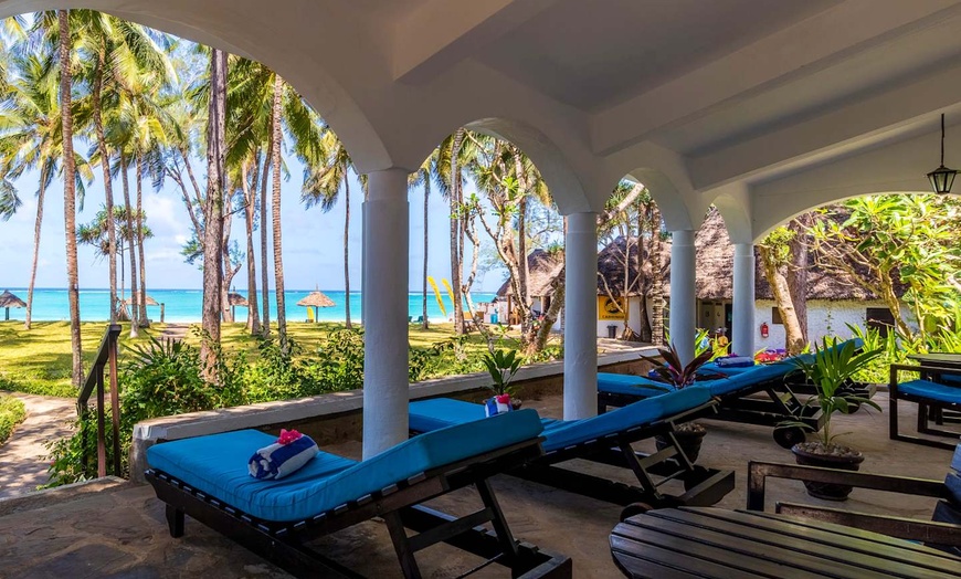 Image 9: ✈ KENYA | Diani Beach - Diani Sea Lodge - All Inclusive 4* - Tout i...