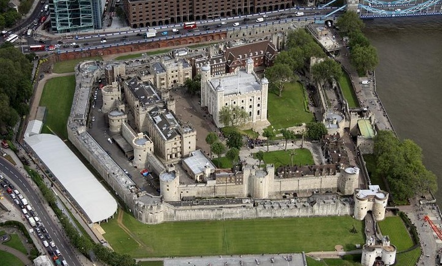 Image 3: Private Guided Tour: Churchill War Rooms and Tower of London