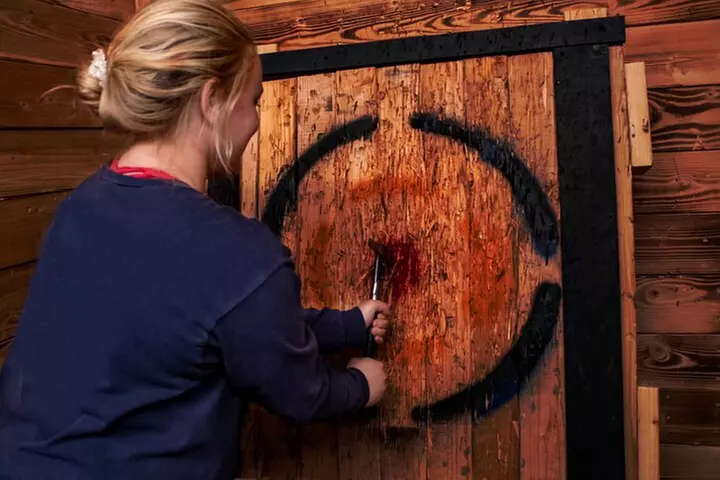 Small-Group Axe Throwing for 30 minutes in Nevada - Second Medium
