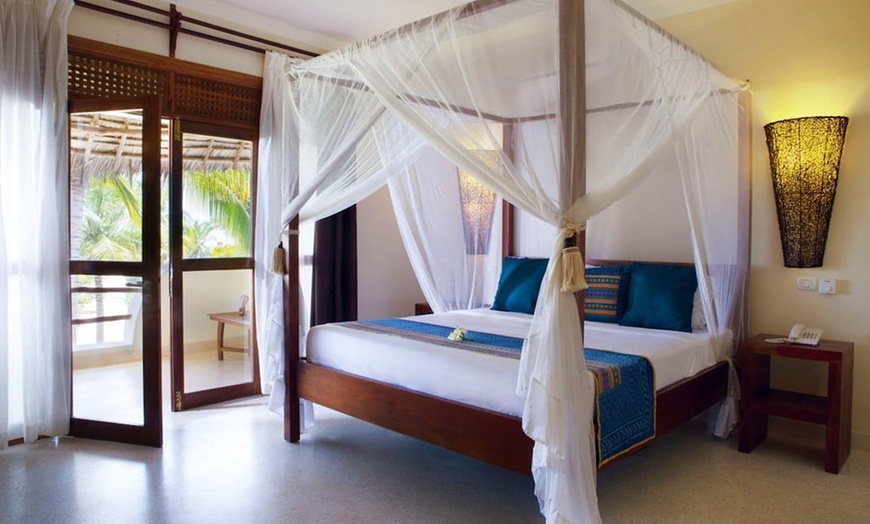 Image 7: ✈ ZANZIBAR | Kizimkazi - Fruit & Spice Wellness Resort 5* - Pieds d...