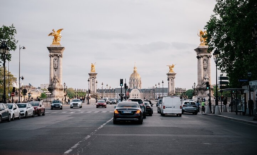 Image 6: Circuit Privé d'une Heure et Demie à Paris en Citroën Classique