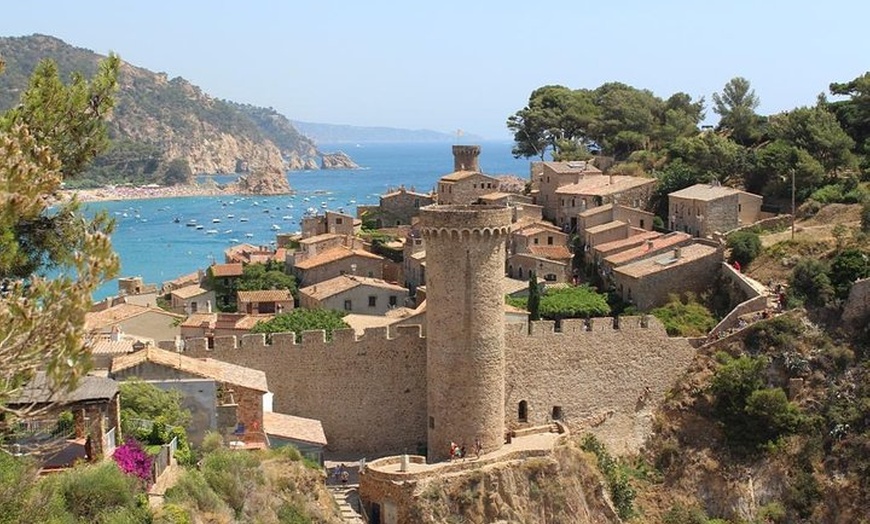 Image 1: Excursión de una día a la Costa Brava con paseo en barco