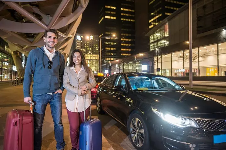 New York LaGuardia (LGA) Arrival Transfer - Primary Image