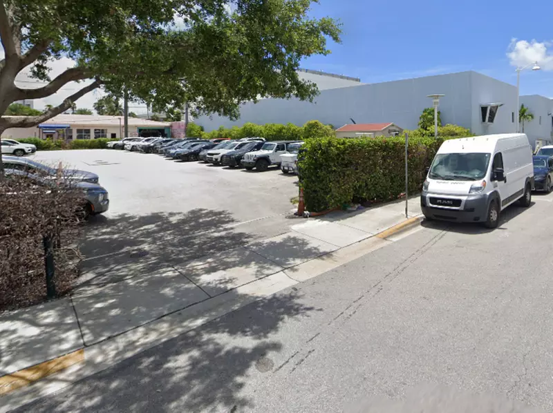 Parking at 1853 West Ave. Lot - Valet - Second Medium