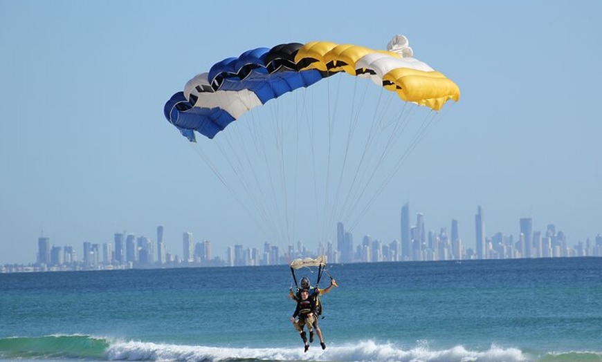 Image 5: Gold Coast Tandem Skydive